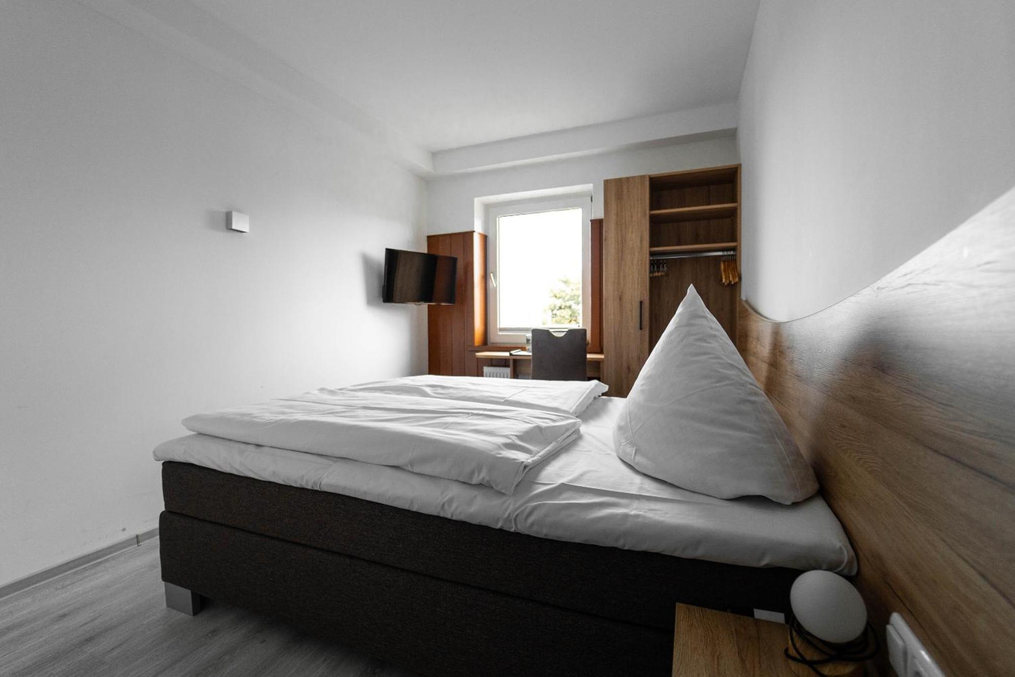 Berghotel Deutscher Flieger Wasserkuppe Gersfeld Chambre photo